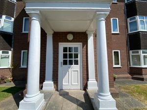 Communal Main Entrance- click for photo gallery